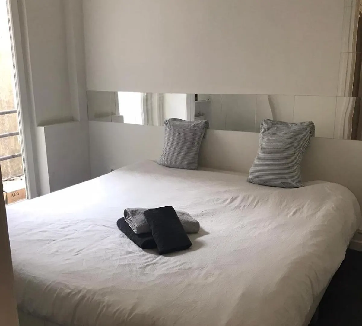 Living History - Den Guldenhoorn Aparthotel Antwerp
